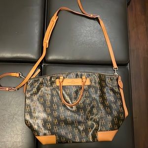 Dooney & Bourke - like brand new purse